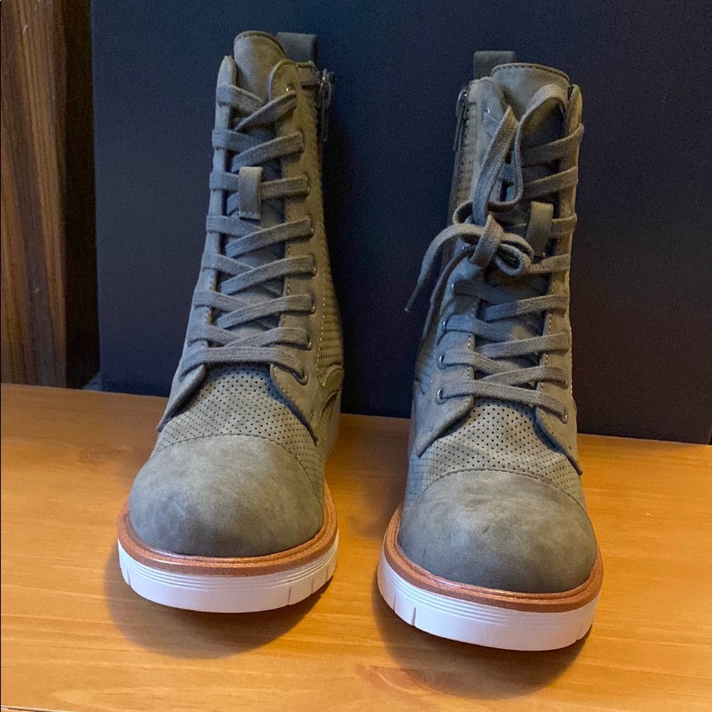 MIA Green Suede Combat Boots Lace Up Chunky Sole Army Grunge Size 6 NWOB